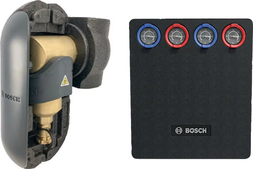 Zwei Heizkreise mit Regelungseinheit von Bosch. Links befindet sich das Heizkreis-System und rechts die Steuerung mit Druckmanometern.